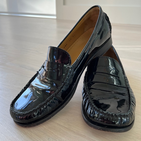 COLE HAAN Black Patent Leather Penny Loafers Academia Office Preppy - Picture 8 of 16